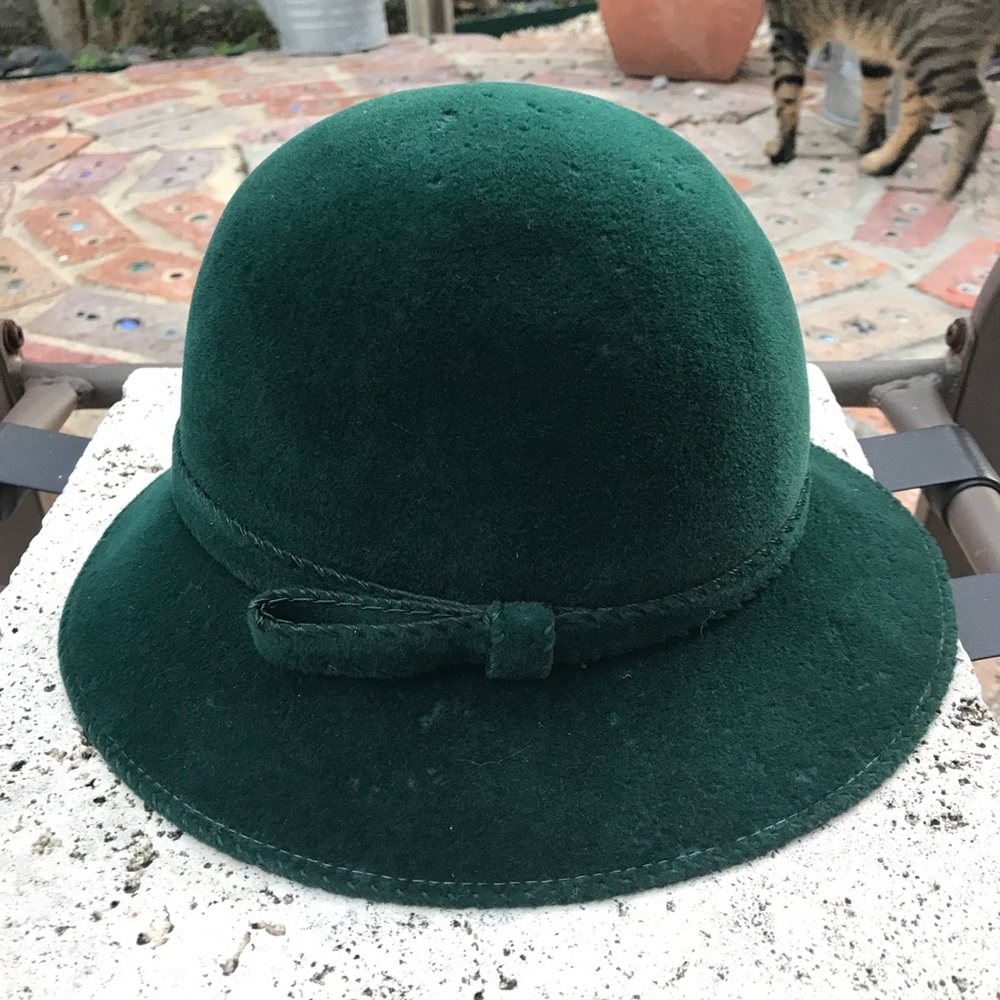 SALE💝! Three Vintage Hats!